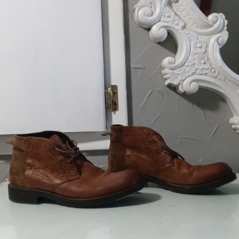 Brown Johnston & Murray low cut boot